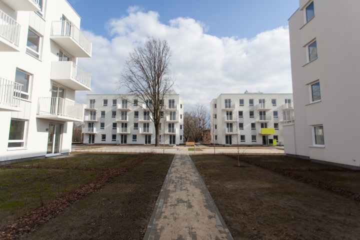 /uploads/posts/f639618783c9dc255a21f98c56232f221d051fec/images/Osiedle Zielone Zamienie - White Stone.png